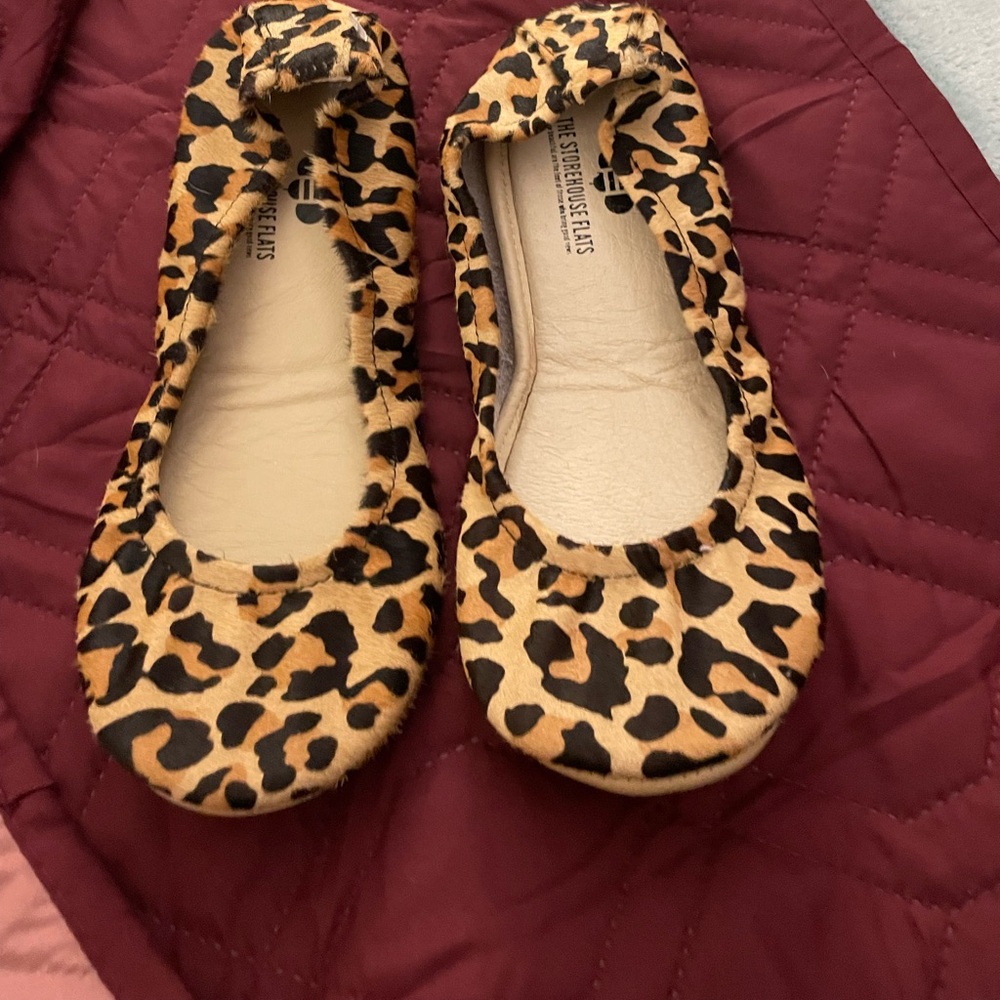 NWOT The Storehouse foldable ballet flats. Leopard print. Size 6 brand new